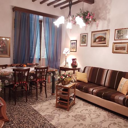 Casa Tarrini Apartman Chianni Kültér fotó