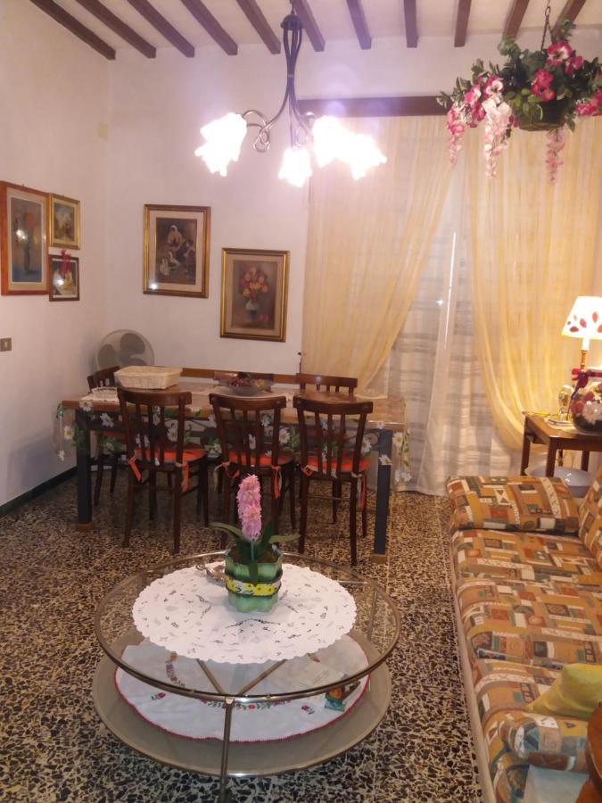 Casa Tarrini Apartman Chianni Kültér fotó
