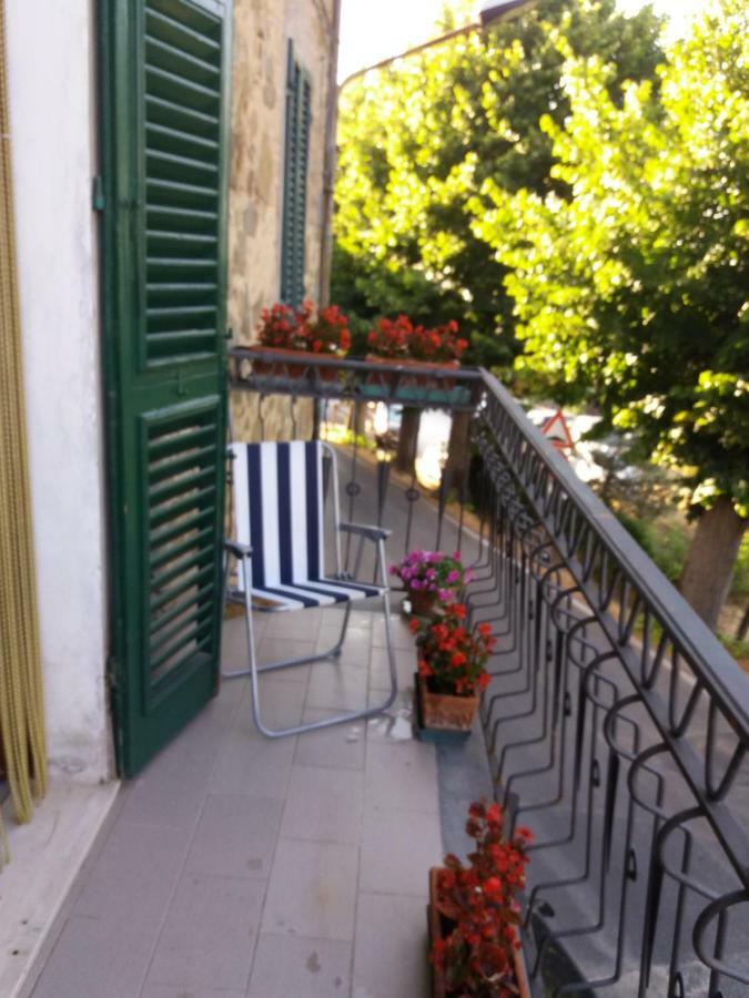Casa Tarrini Apartman Chianni Kültér fotó